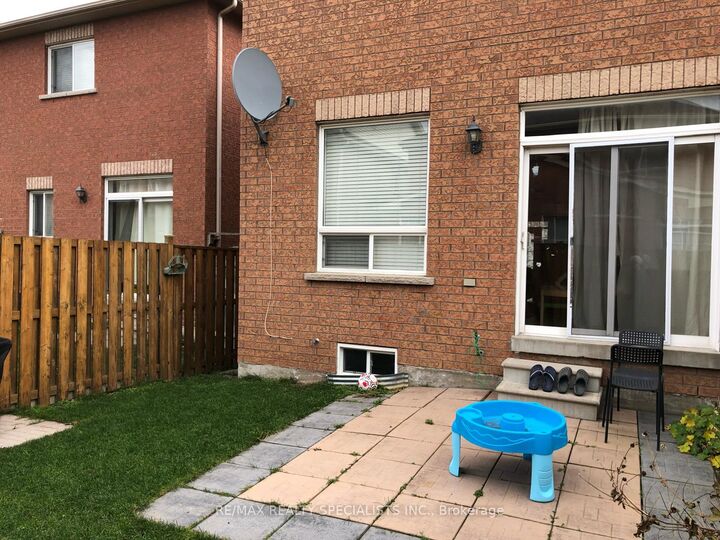 Property Photo:  77 Calm Waters Crescent  ON L6V 4S2 