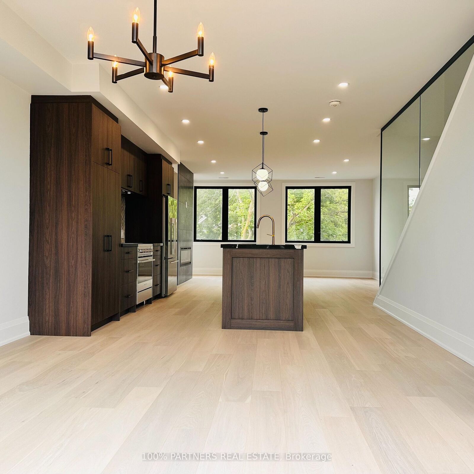 Property Photo: 59 Charles Street 6 ON L3Y 3V7