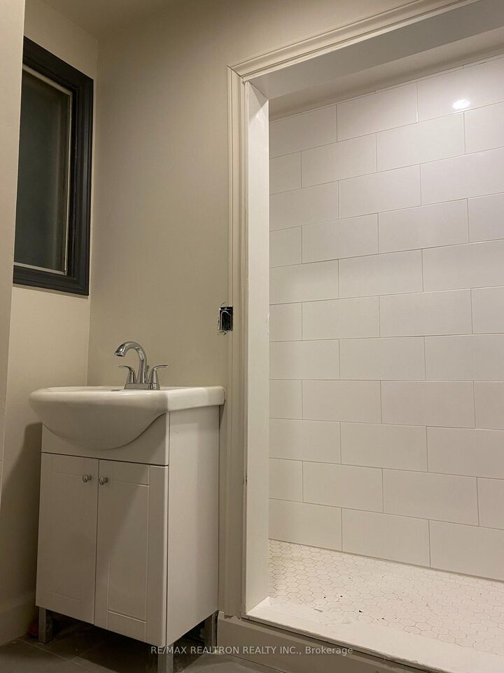 Property Photo:  192 Lincoln Road W Unit 2  ON L0S 1B0 