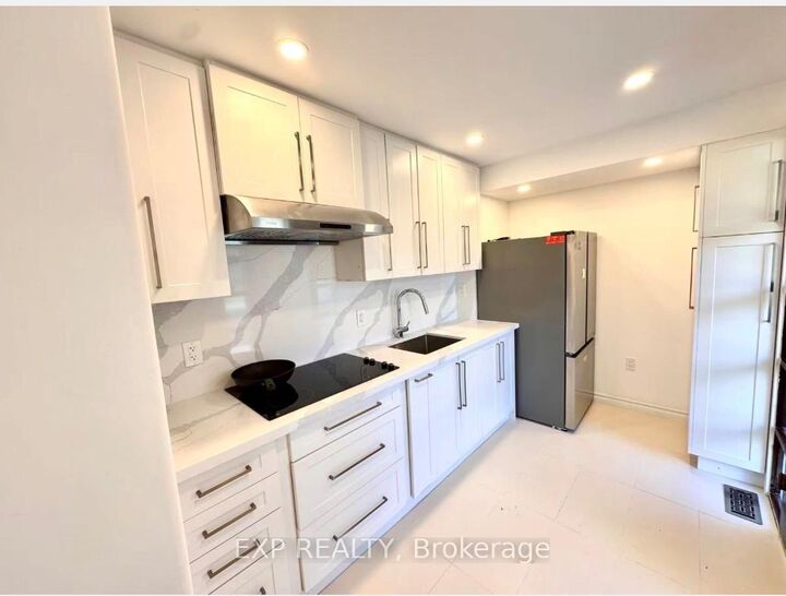 Property Photo:  15 Neddie Drive Main  ON M1T 2S9 
