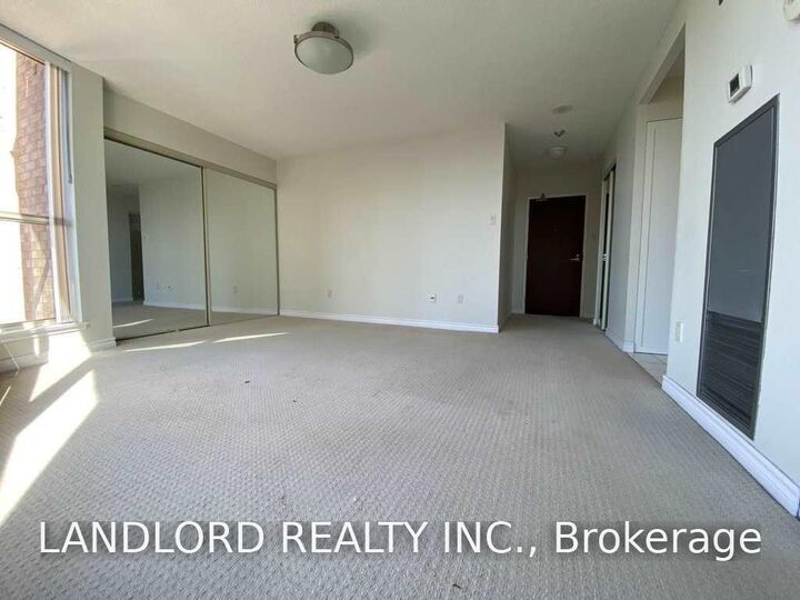 Property Photo:  1055 Bay Street 1910  ON M5S 3A3 