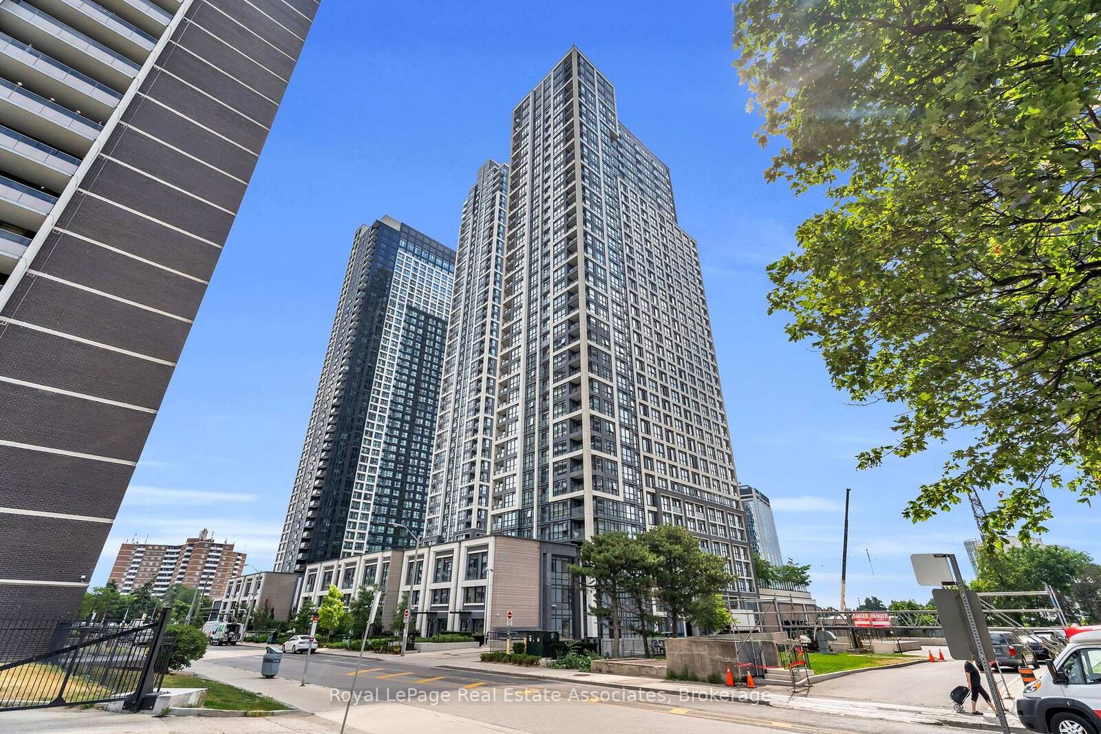 Property Photo: 5 Mabelle Avenue 1028 ON M9A 0C8