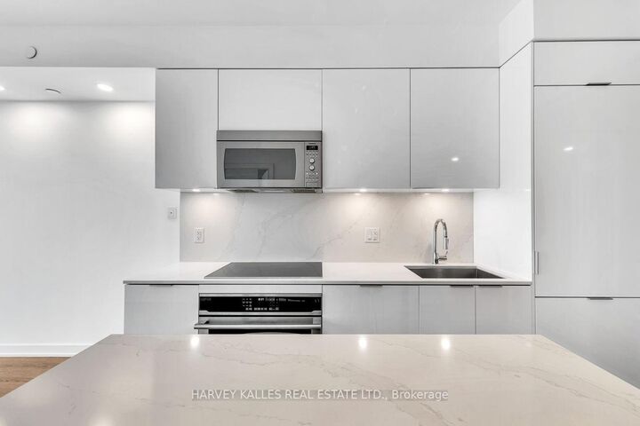 Property Photo:  609 Avenue Road 1105  ON M5R 3R9 