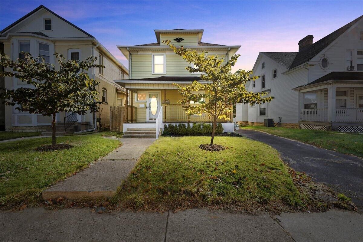 Property Photo: 1454 N Limestone Street OH 45503