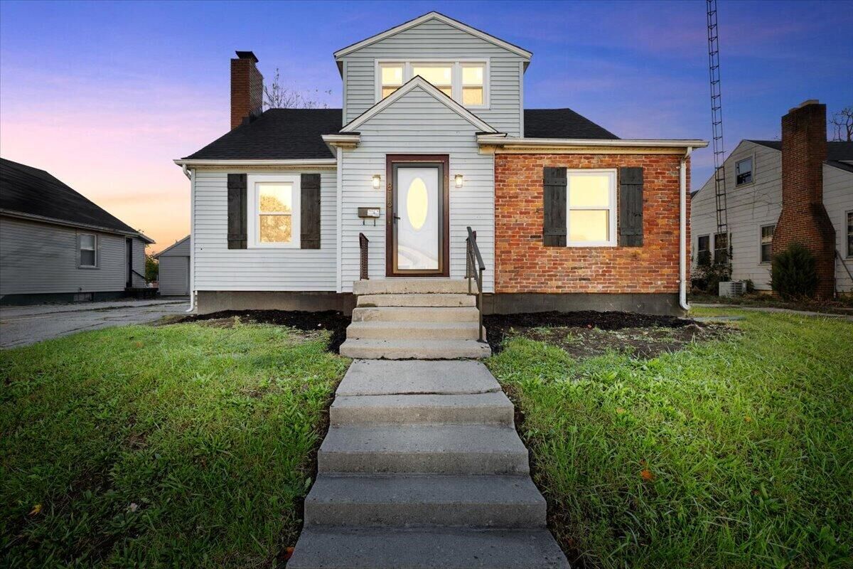 Property Photo:  