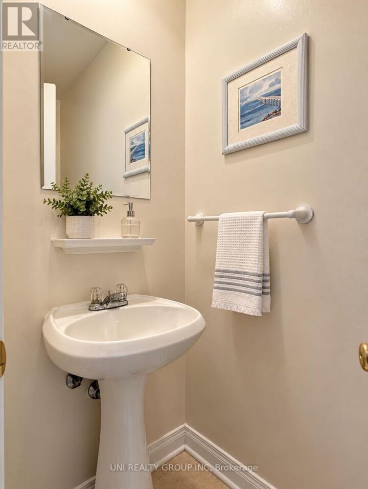 Property Photo:  1280 Cahill Drive 8  ON K1V 9R1 