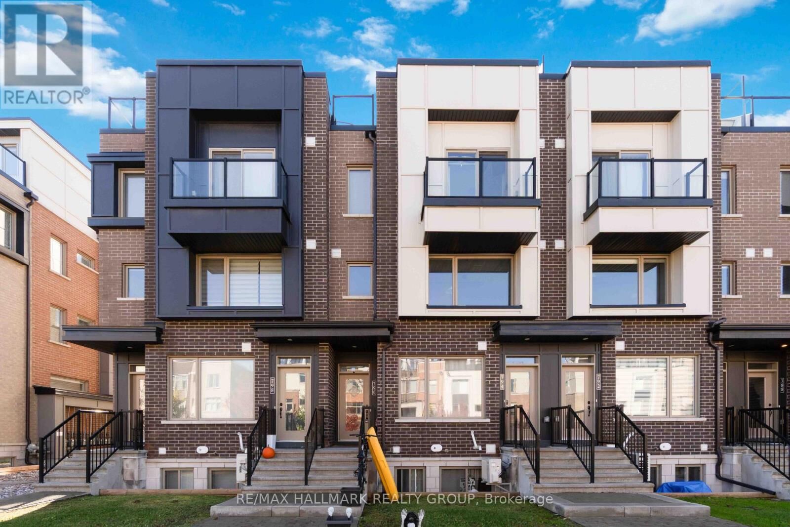 Property Photo:  796 Mikinak Road 154  ON K1K 5A5 