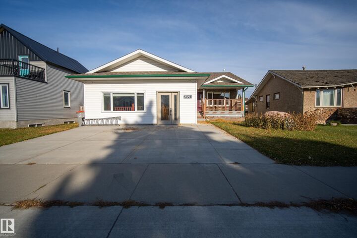 Property Photo:  5024 50 Avenue  AB T0C 1Z0 