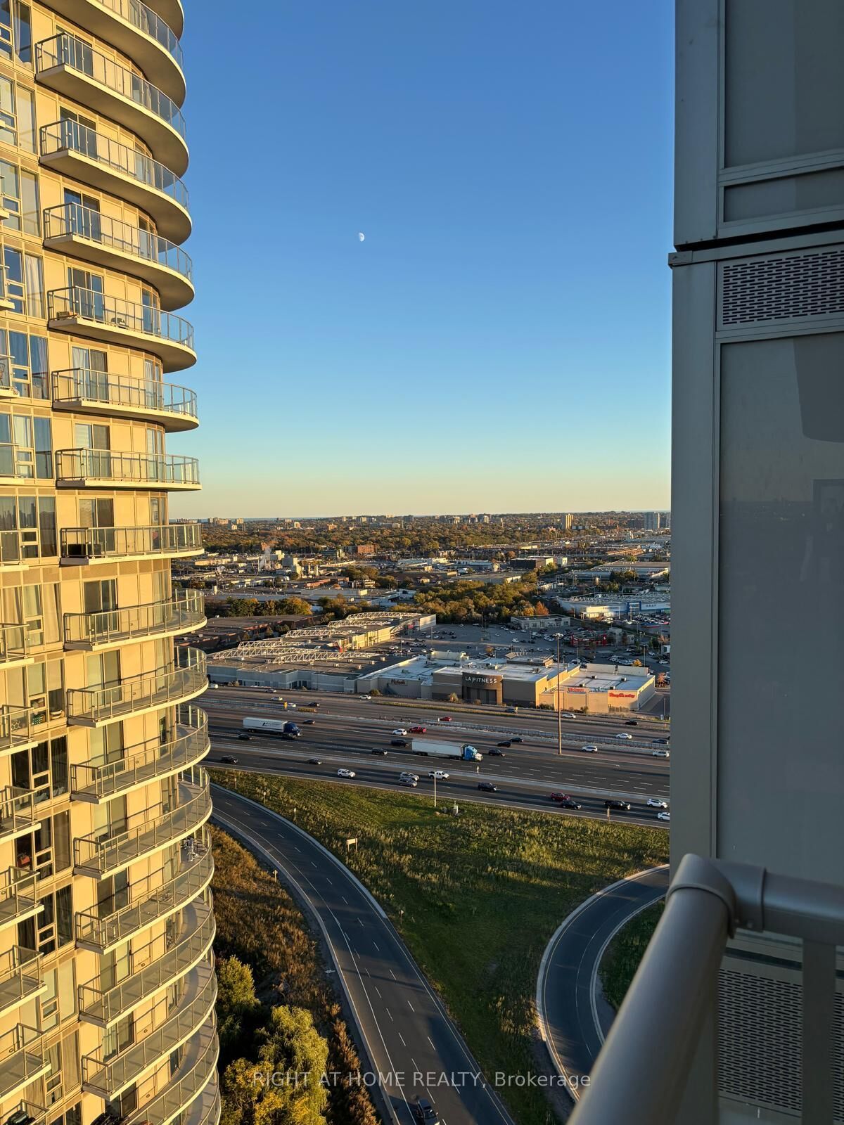 Property Photo:  2031 Kennedy Road 3022  ON M1T 0B8 