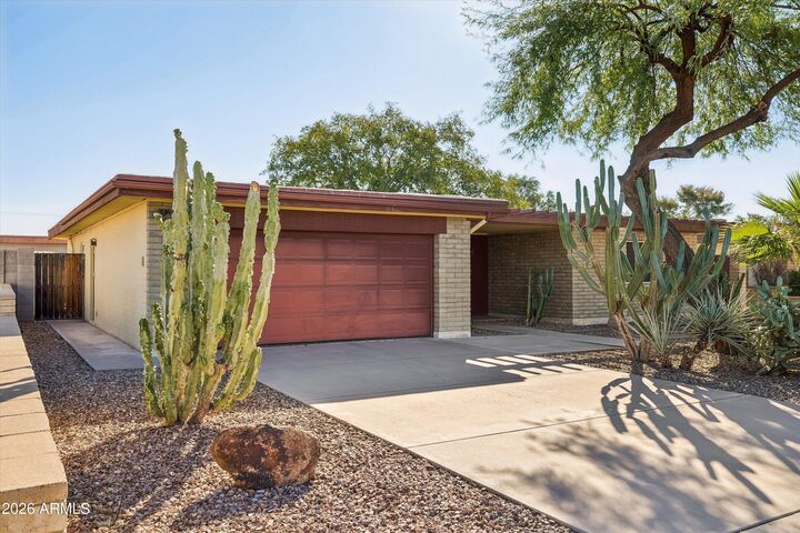 Property Photo:  3835 N 34th Place  AZ 85018 