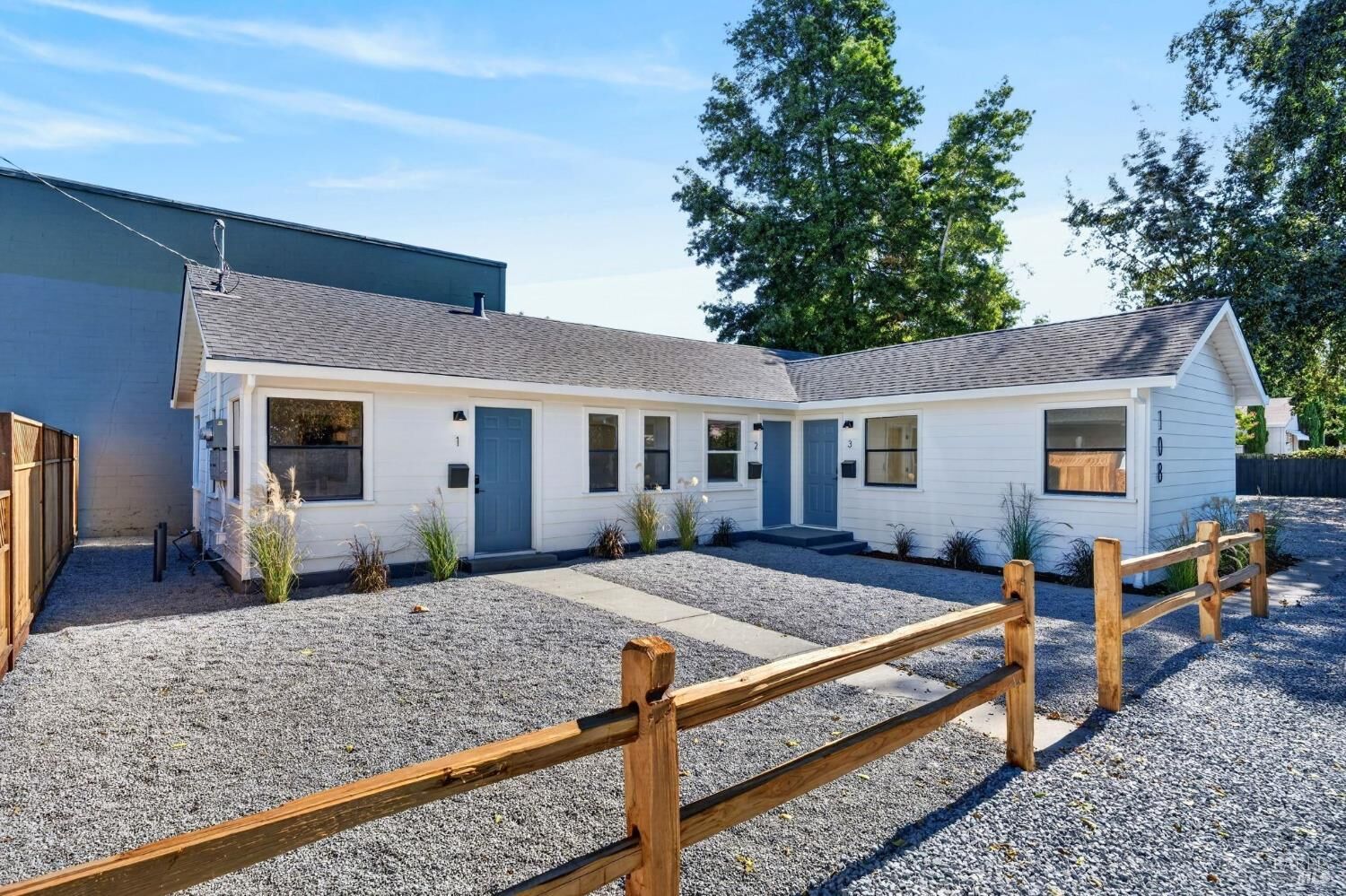 Property Photo:  108 Sebastopol Avenue  CA 95407 
