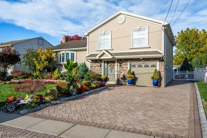 Property Photo:  2465 Brentwood Rd  NJ 07083 