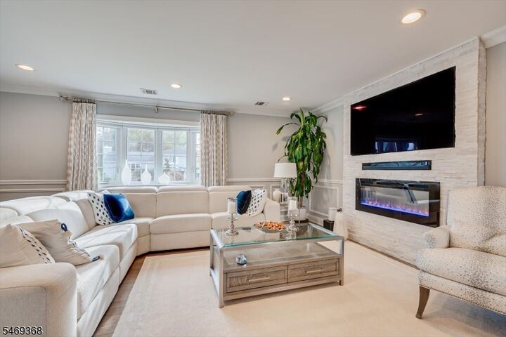 Property Photo:  2465 Brentwood Rd  NJ 07083 