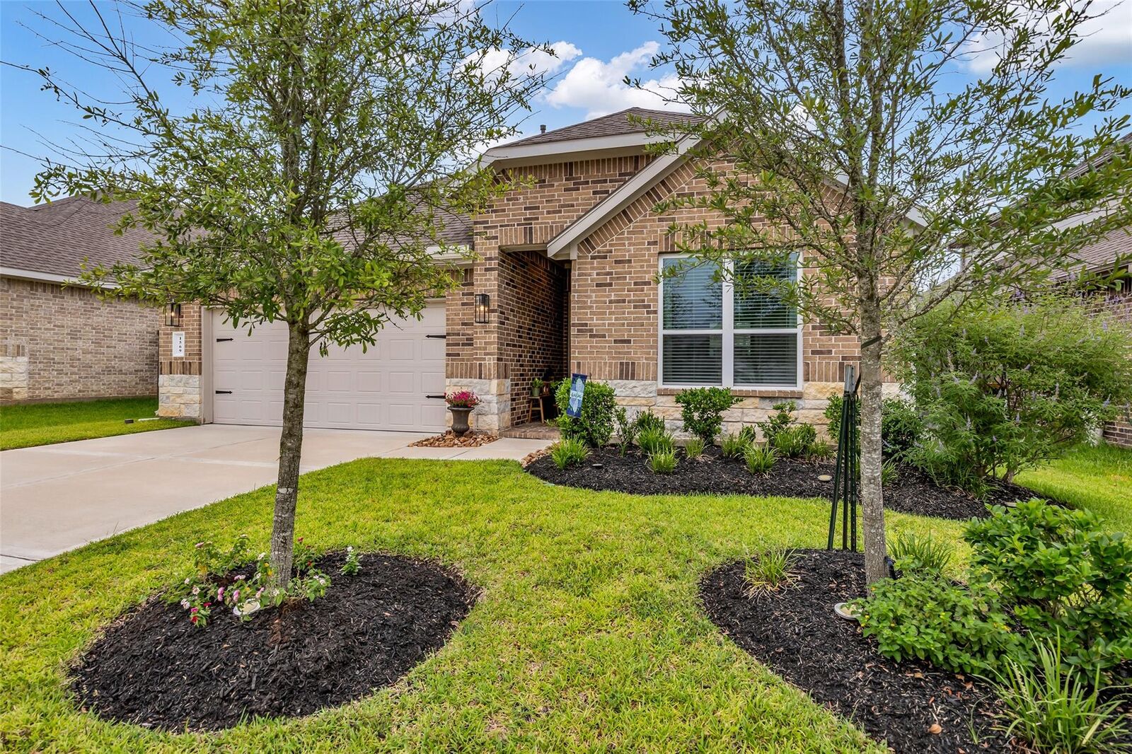 Property Photo:  1569 Oakdale Crest Drive  TX 77316 