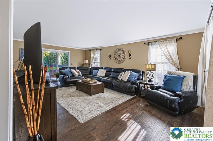 Property Photo:  5041 Bridlepath Drive  PA 18062 