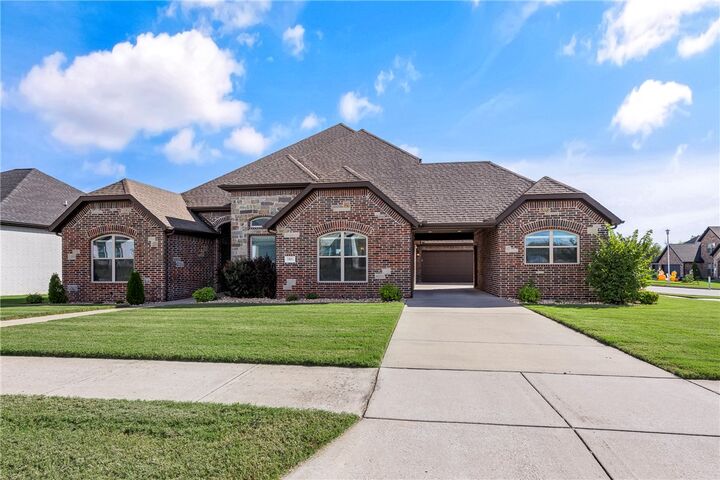Property Photo:  1001 Osage View Drive  AR 72713 