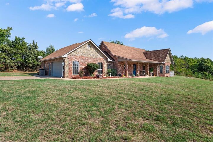 Property Photo:  350 Huntington  OK 73044 