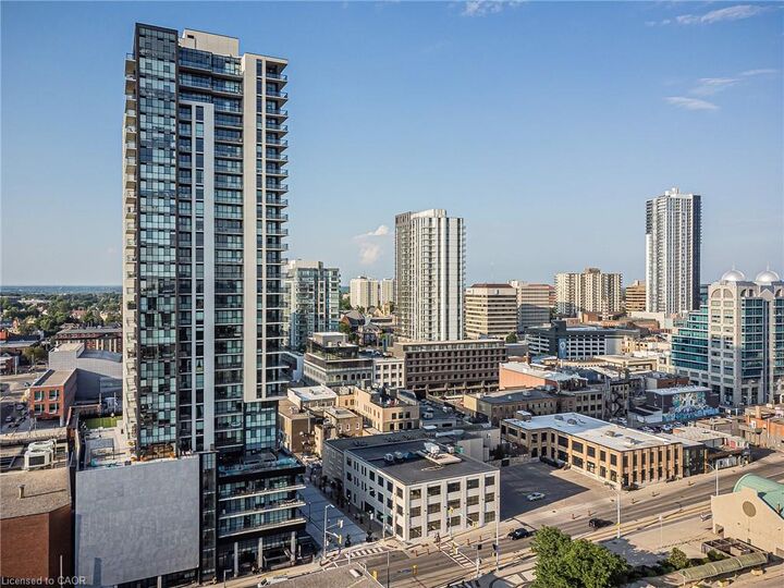 Property Photo:  60 Charles Street W 1806  ON N0G 0C9 