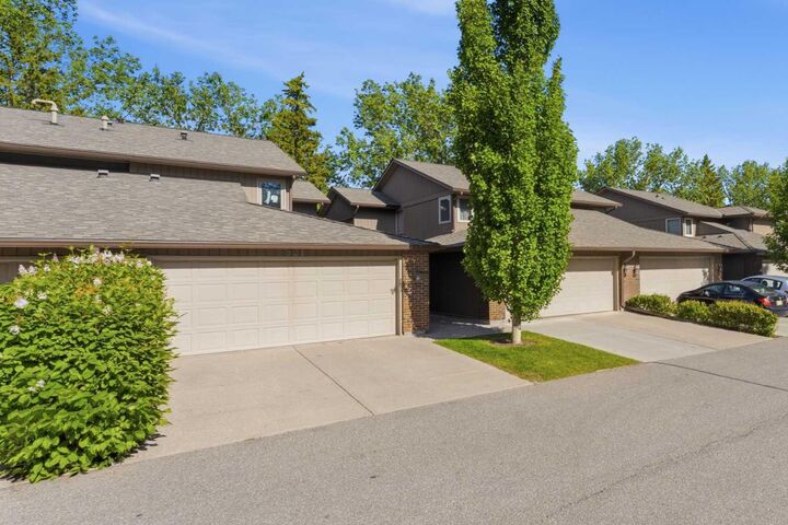 Property Photo:  860 Midridge Drive SE 821  AB T2X 1K1 
