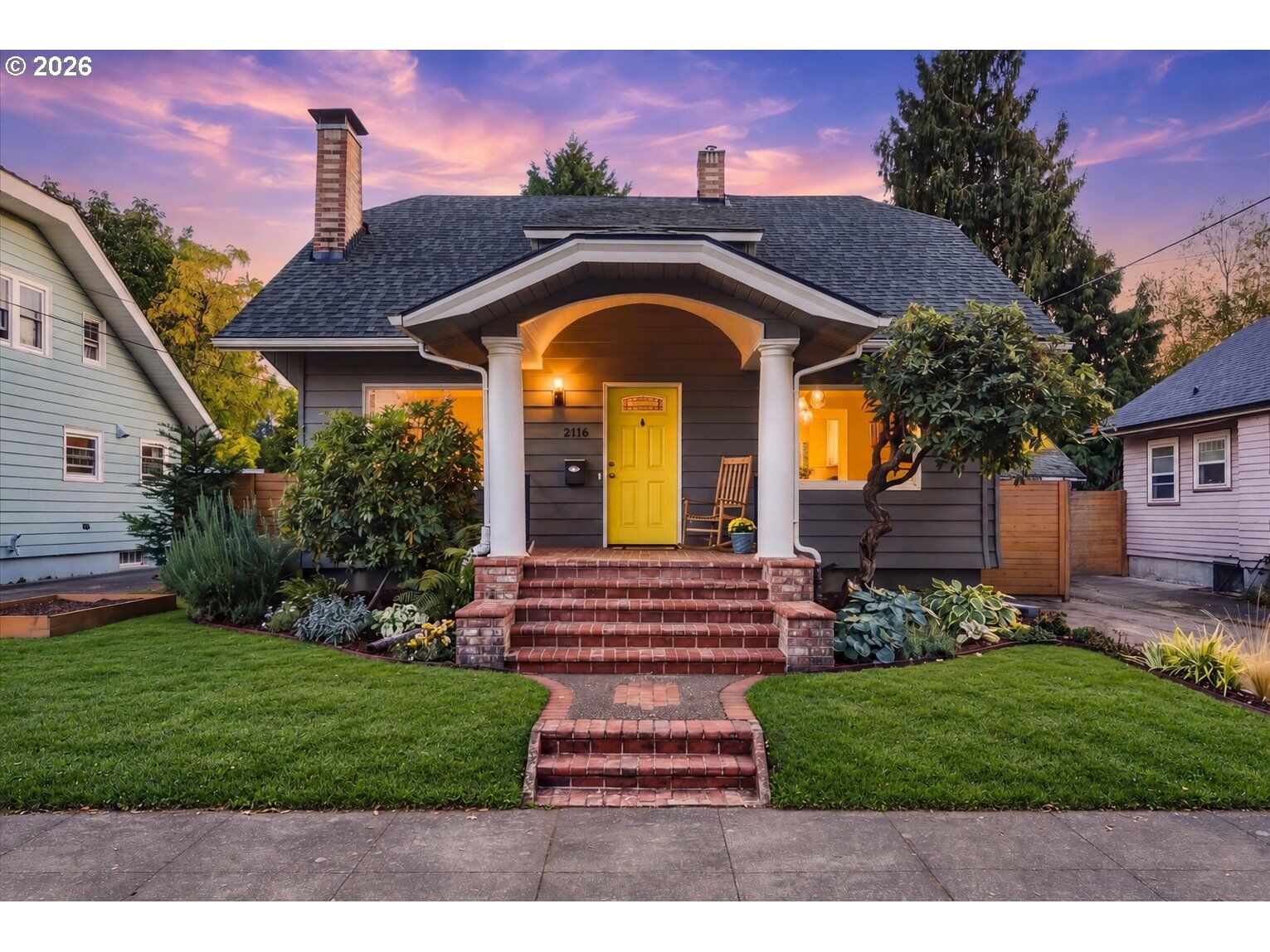 Property Photo:  2116 N Watts St  OR 97217 