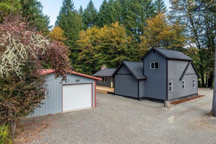 Property Photo:  1304  Ph 10  WA 98611 