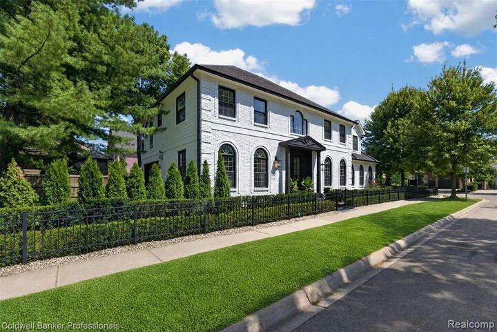 Property Photo: 788 S Bates Street MI 48009