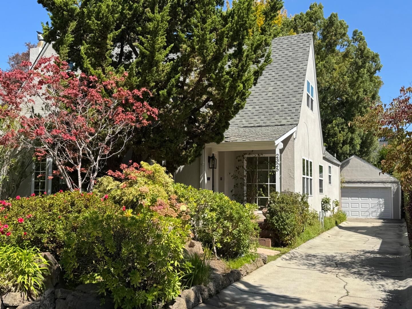 Property Photo:  2325 Emerson Street  CA 94301 