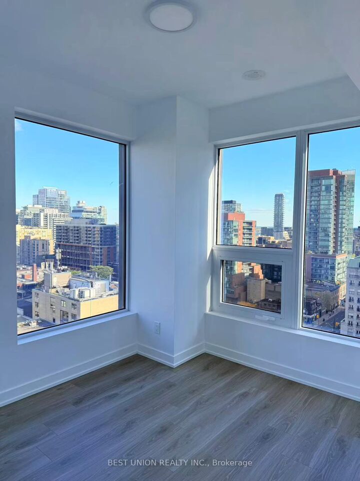 Property Photo:  100 Queen Street E 1806  ON M5C 0B5 