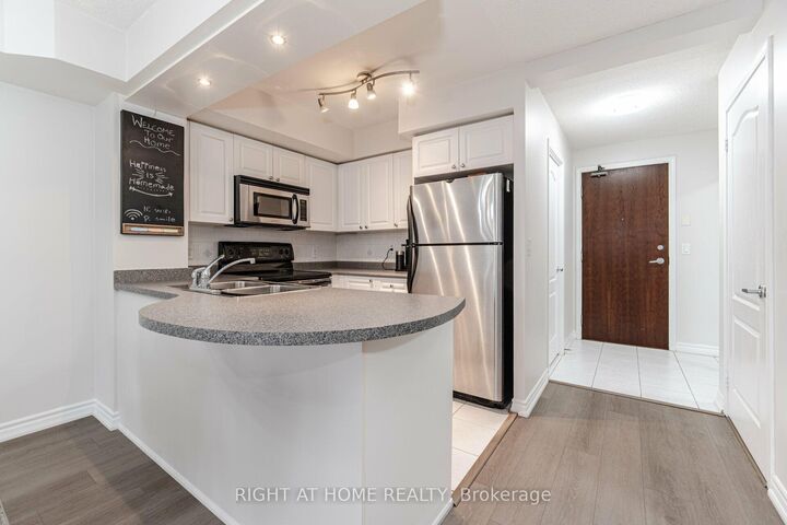 Property Photo:  4090 Living Arts Drive 2109  ON L5B 4M8 