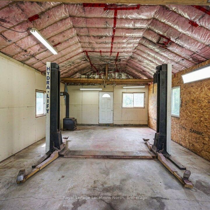 Property Photo: 9031 Beachwood Road ON L9Z 2X9
