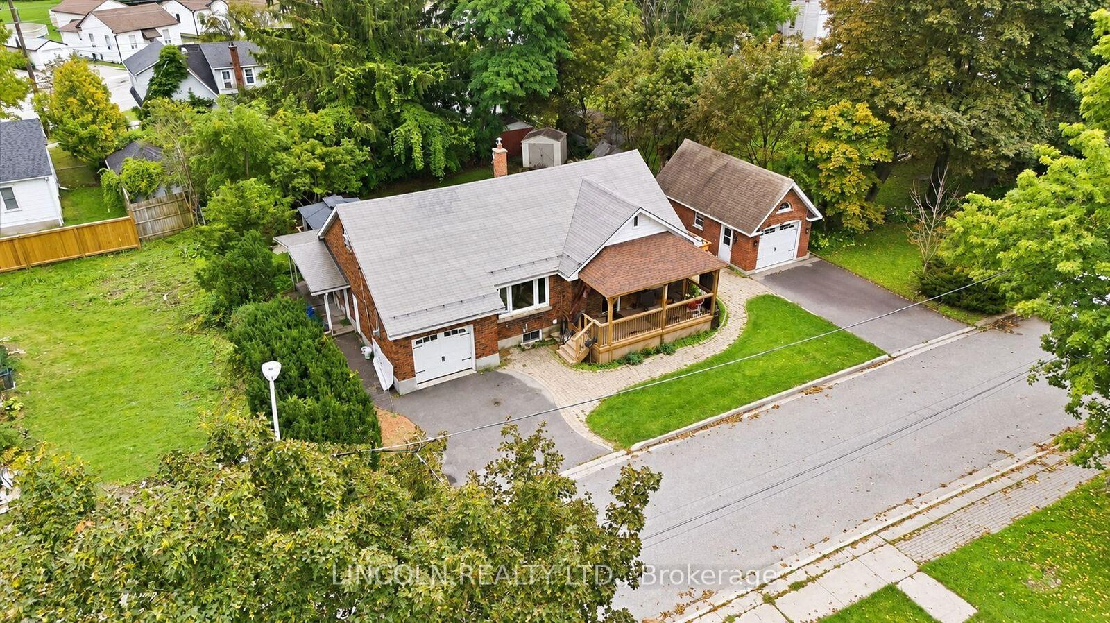 Property Photo:  3 Brown Street  ON L1C 2P7 