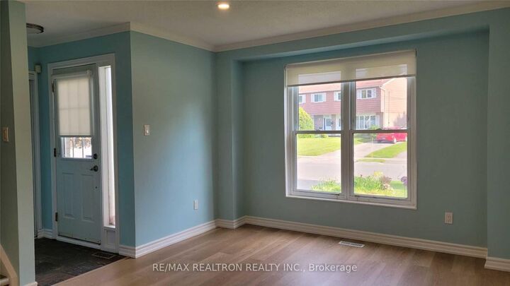 Property Photo:  713 Elgin Street  ON L3Y 3B5 