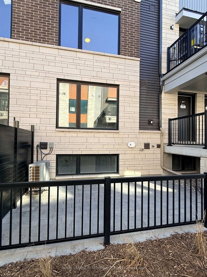 Property Photo:  1001 Glenroy Gilbert Drive 9  ON K2J 5W2 