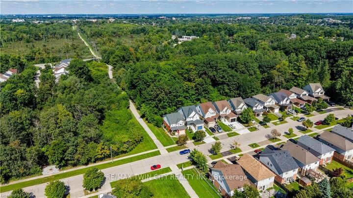 Property Photo:  508 Veronica Drive  ON N2A 4E8 