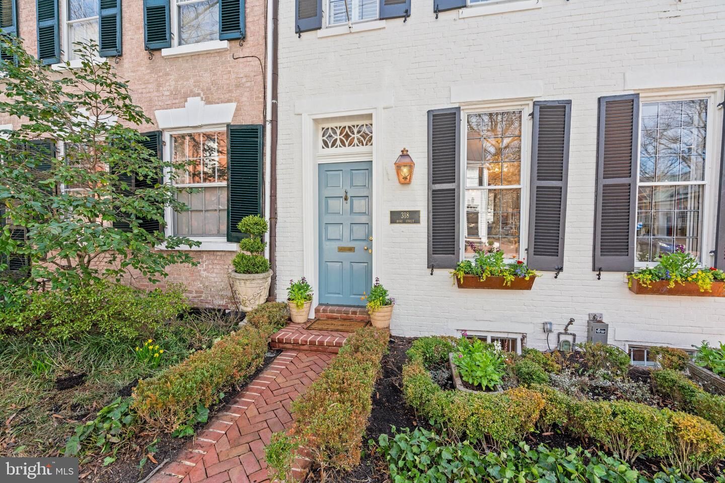 Property Photo:  318 Duke Street  VA 22314 