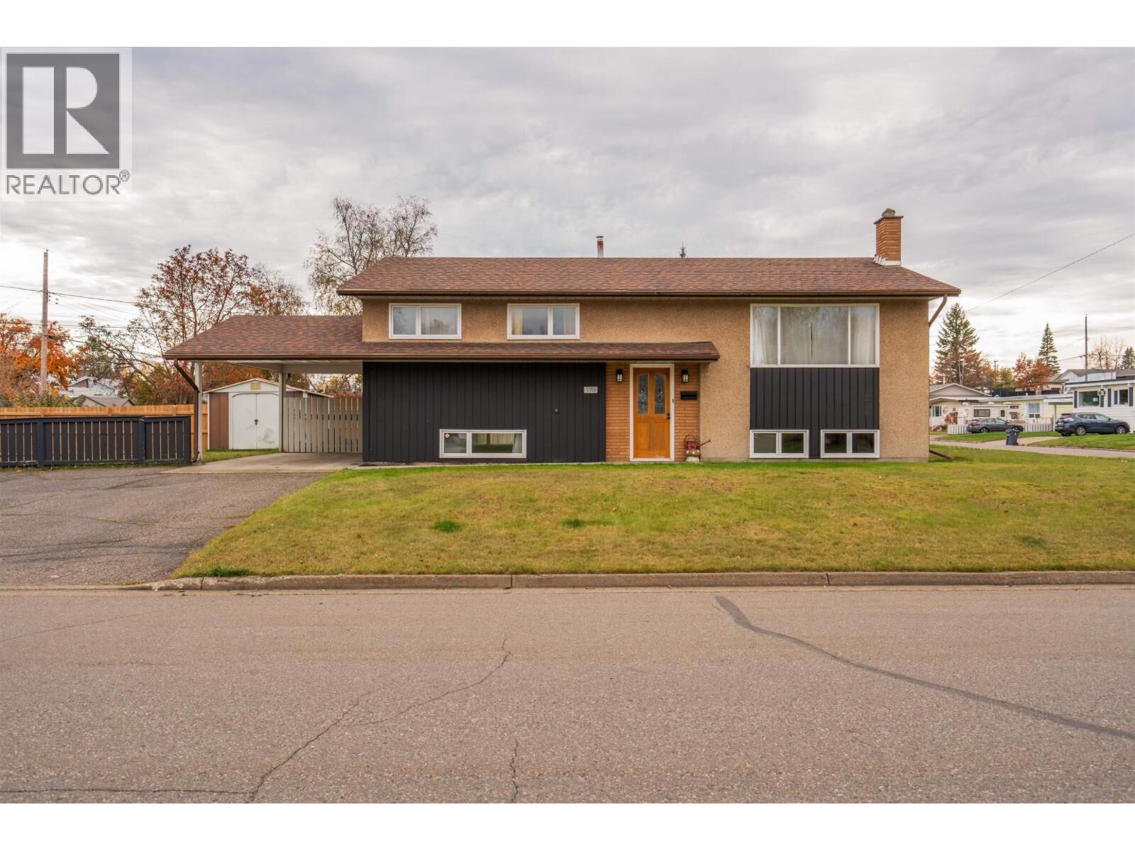 Property Photo: 3351 Hammond Avenue BC V2M 1B1