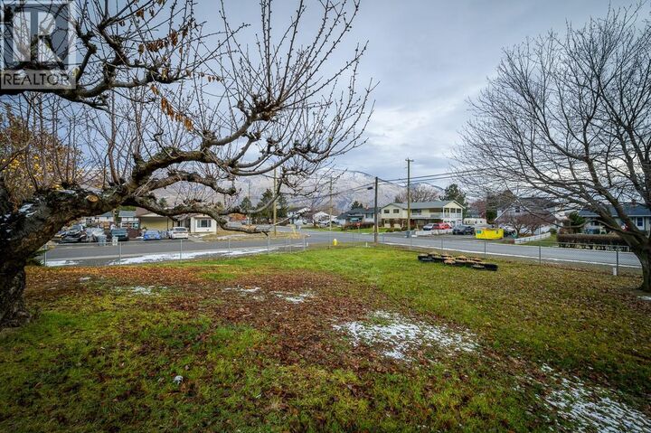 Property Photo:  3202 Hargraves Place  BC V2B 8H3 