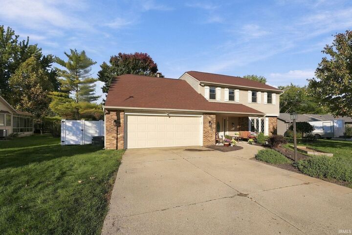 Property Photo: 1310 Windsor Woods Boulevard IN 46845