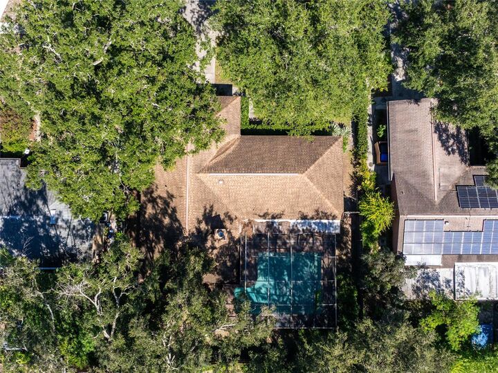 Property Photo: 2305 Forrest Crest Circle FL 33549