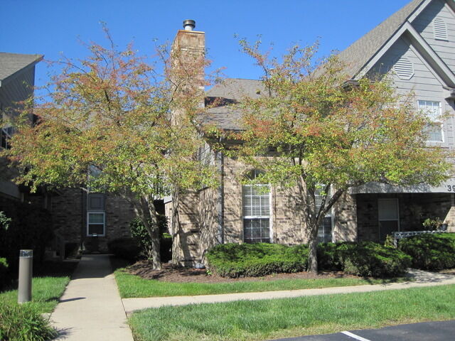 Property Photo:  39 Foxcroft Road 127  IL 60565 