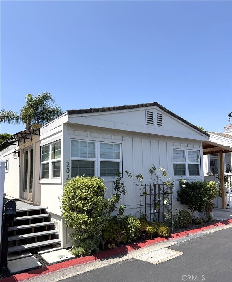 Property Photo:  202 Tremont  CA 92660 