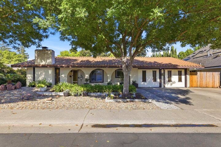 Property Photo: 625 Estrella Place CA 95616