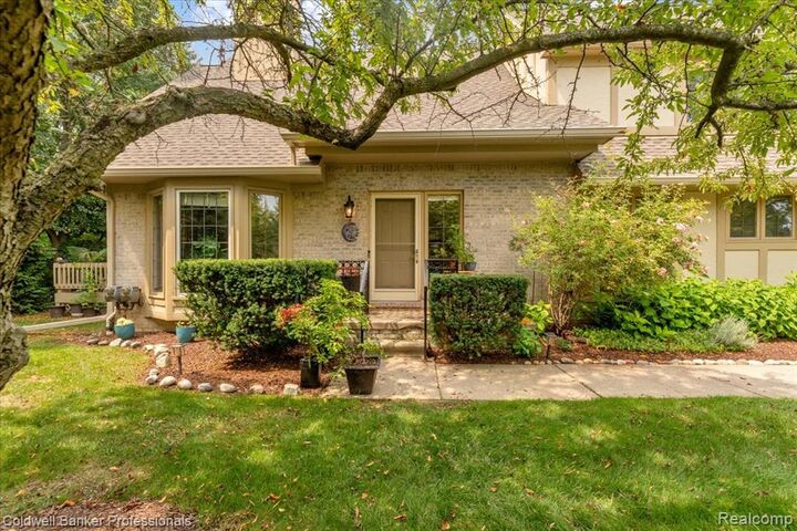 Property Photo: 2736 Winter Garden Court MI 48105
