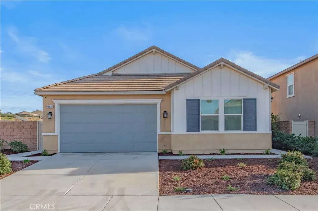 Property Photo:  45033 Starina St  CA 92532 