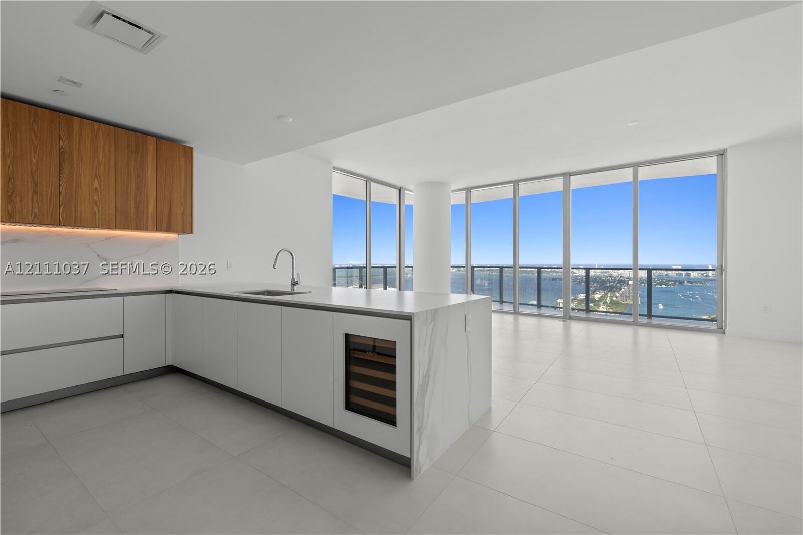 Property Photo:  1400 Biscayne Blvd 4506  FL 33132 