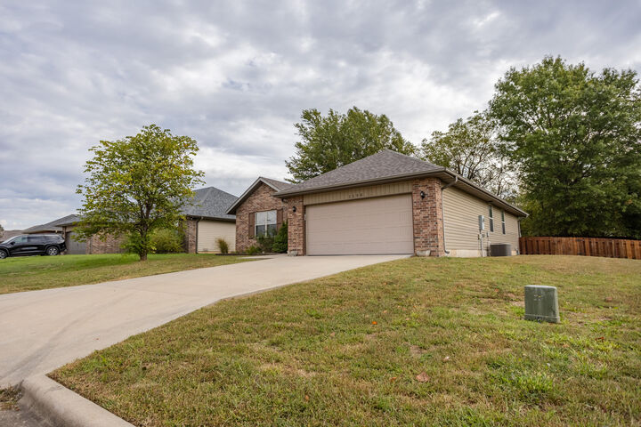 Property Photo:  1298 S Venice Avenue  MO 65738 