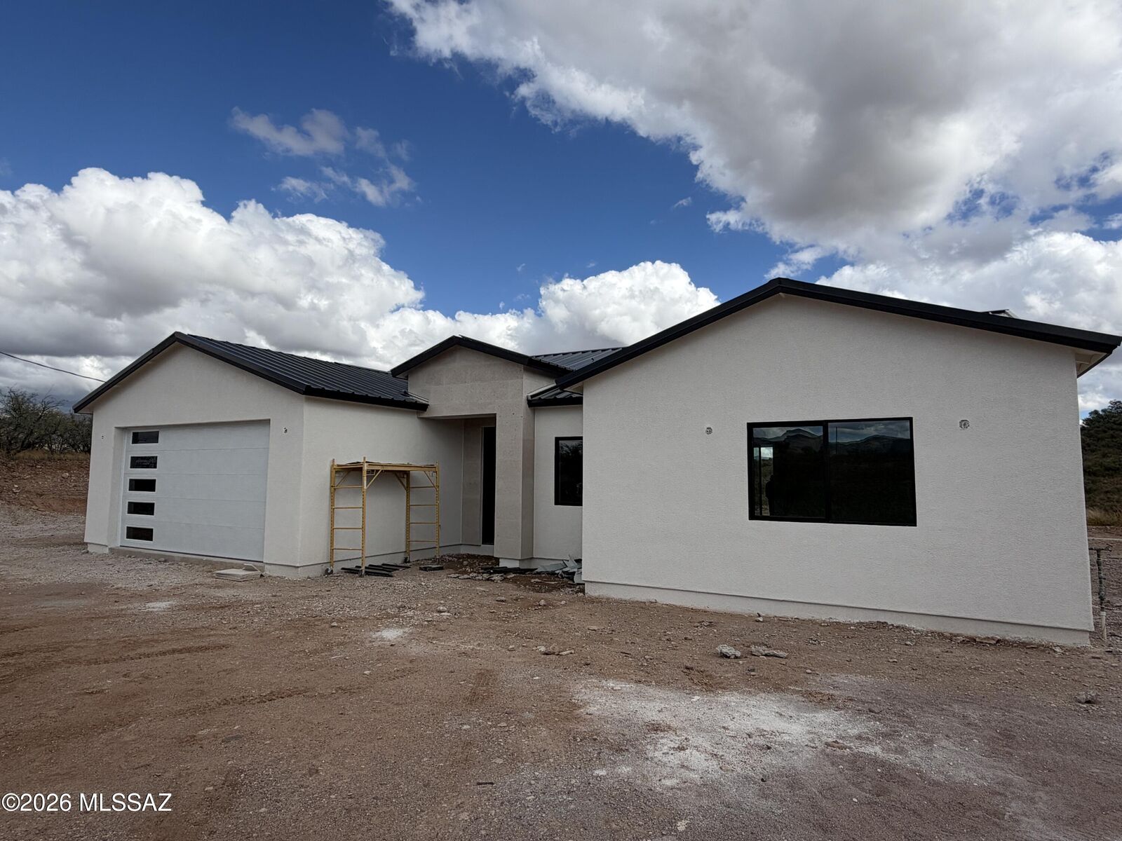 Property Photo:  521 Camino Agosto  AZ 85648 