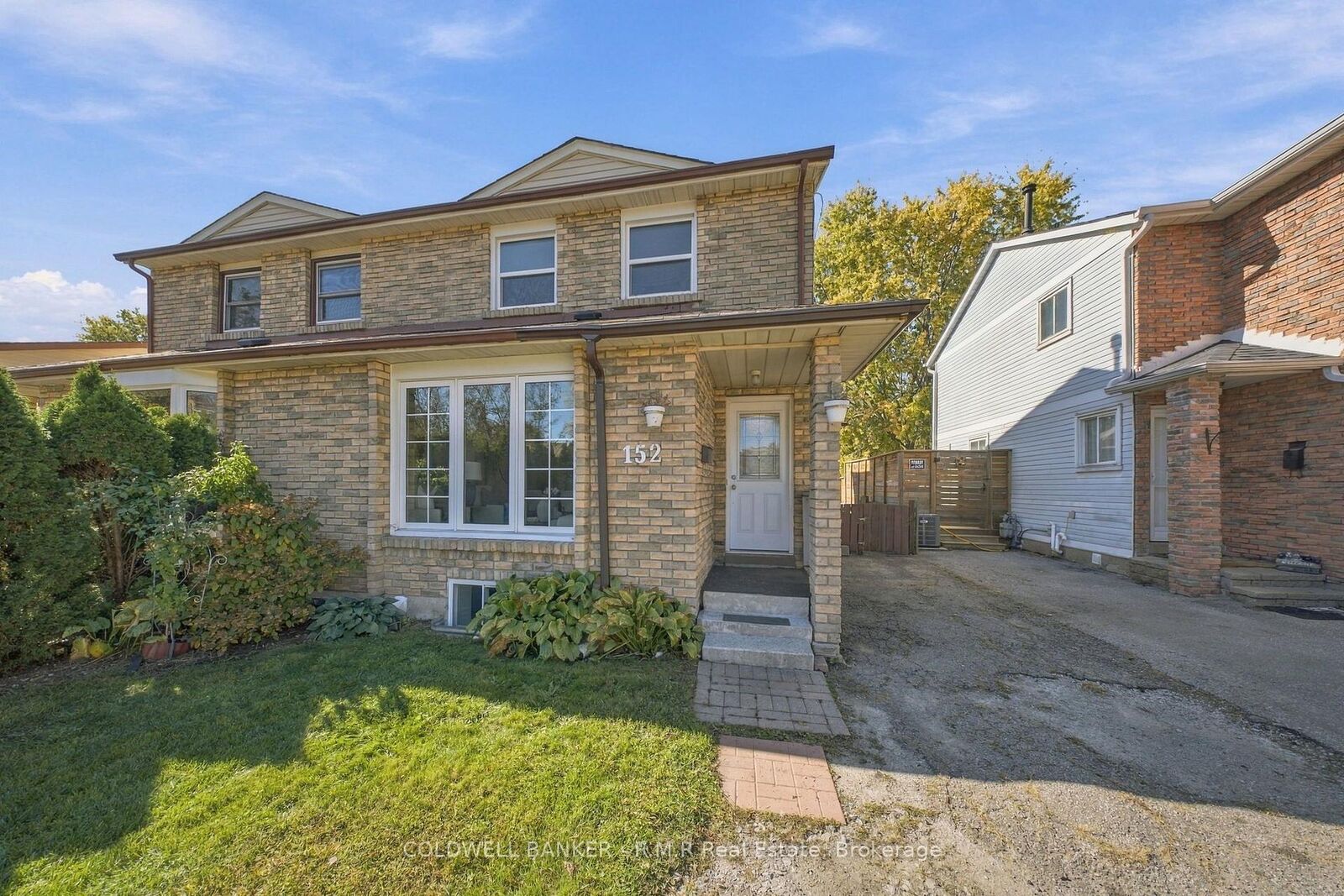 Property Photo:  152 Londonderry Street  ON L1J 6Z3 