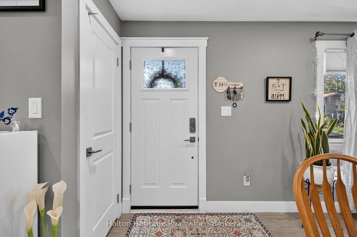 Property Photo:  841 Tenth Avenue  ON L8T 3L7 