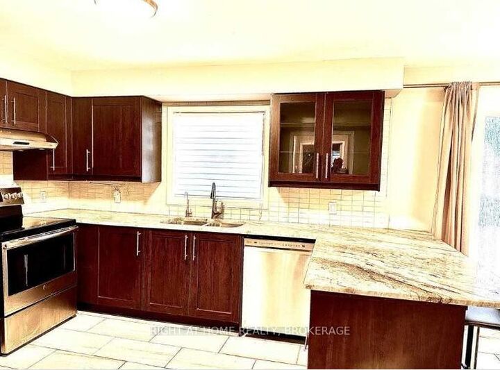 Property Photo:  15 John Street  ON L9T 1G2 